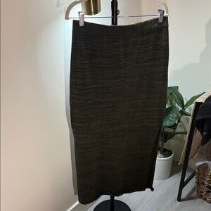 Winter fit KERSH moss green heathered maxi sweater skirt with side slits LG